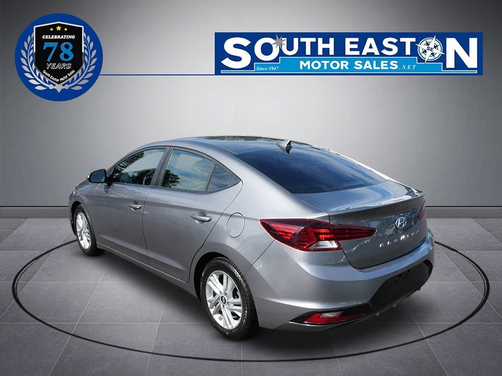 2020 Hyundai Elantra SEL photo 5