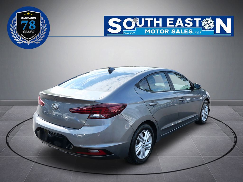 2020 Hyundai Elantra SEL photo 6