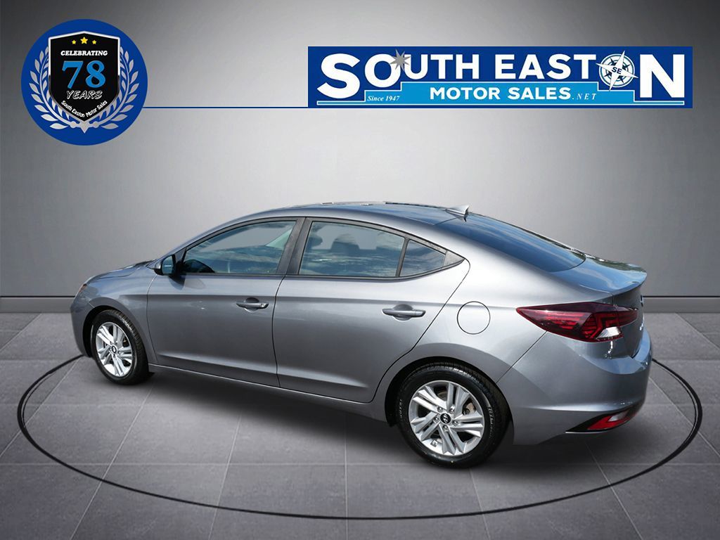 2020 Hyundai Elantra SEL photo 8