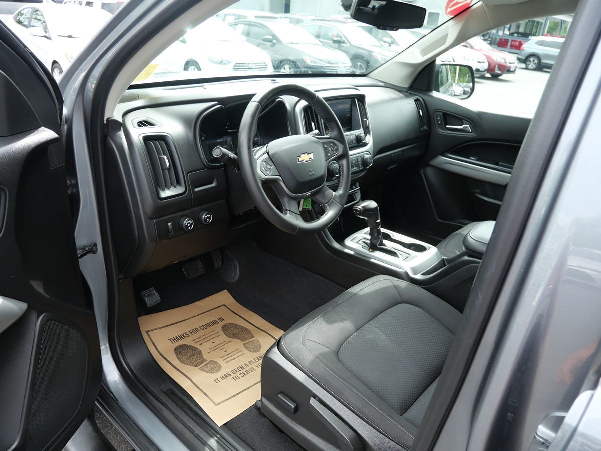2019 Chevrolet Colorado LT photo 9