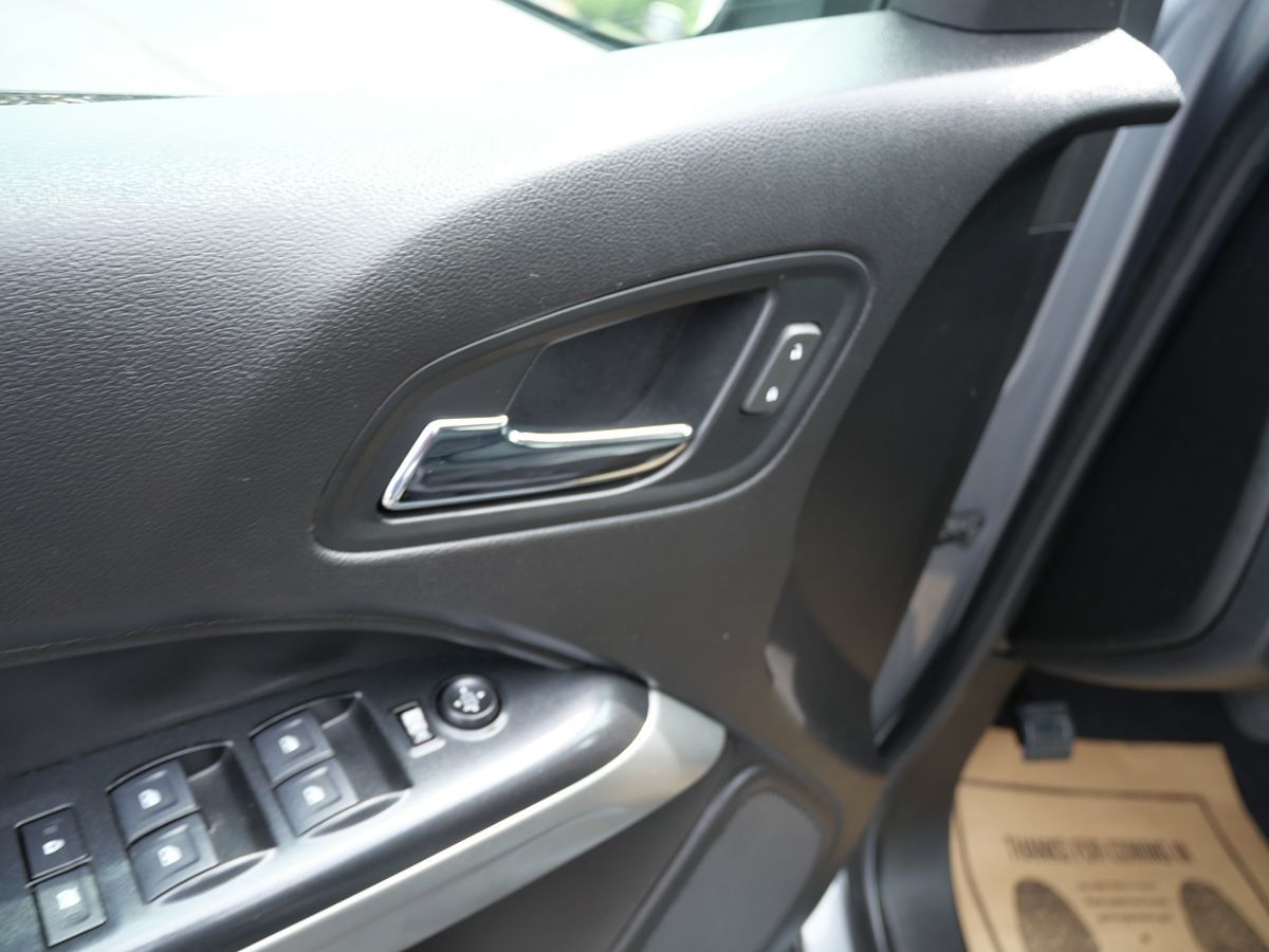 2019 Chevrolet Colorado LT photo 16