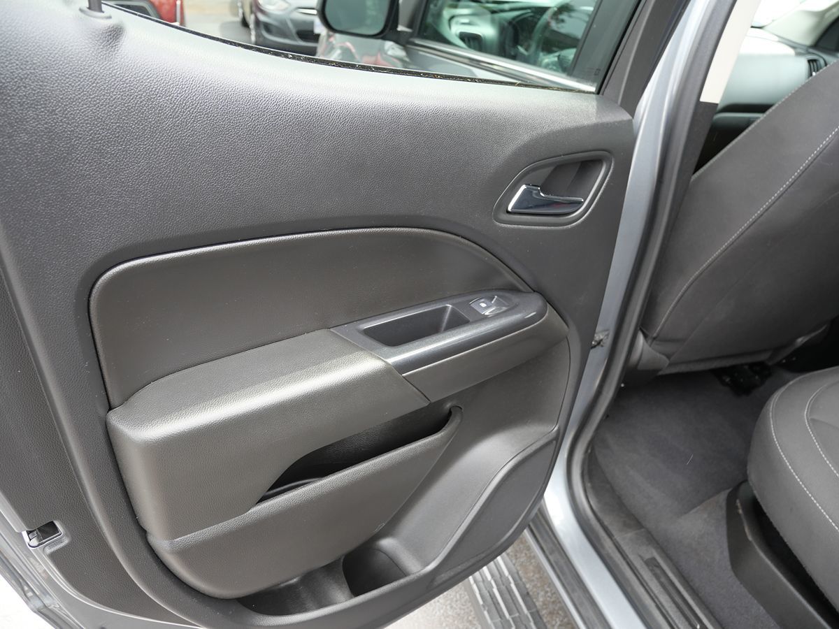 2019 Chevrolet Colorado LT photo 18