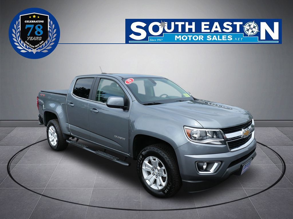 2019 Chevrolet Colorado LT photo 2