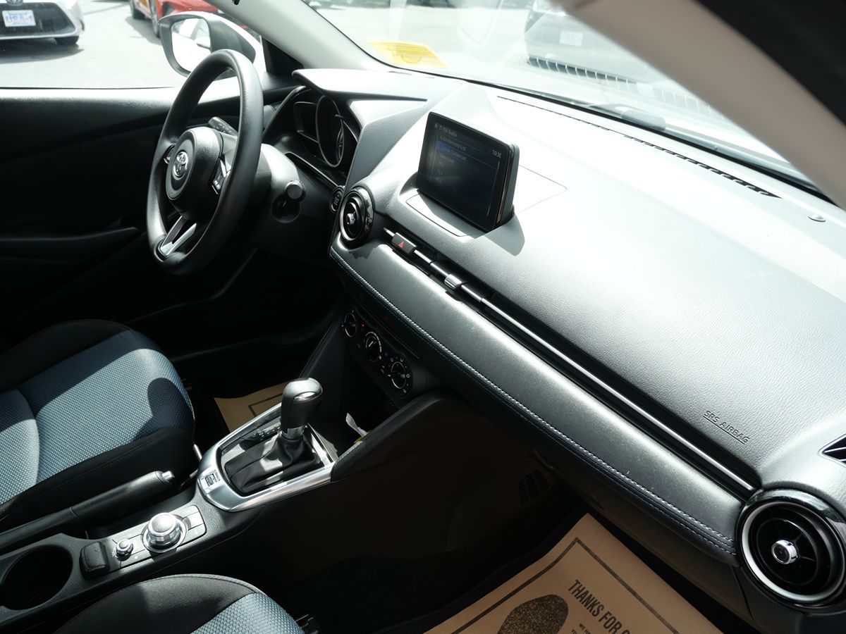 2019 Toyota Yaris photo 24