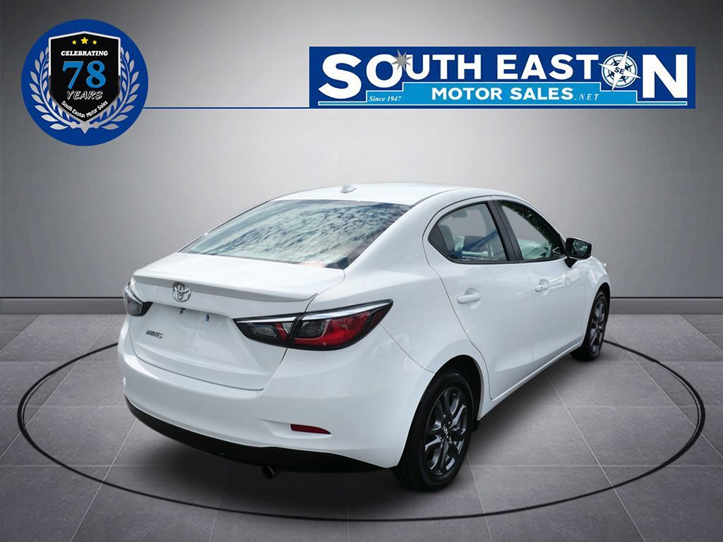 2019 Toyota Yaris photo 6