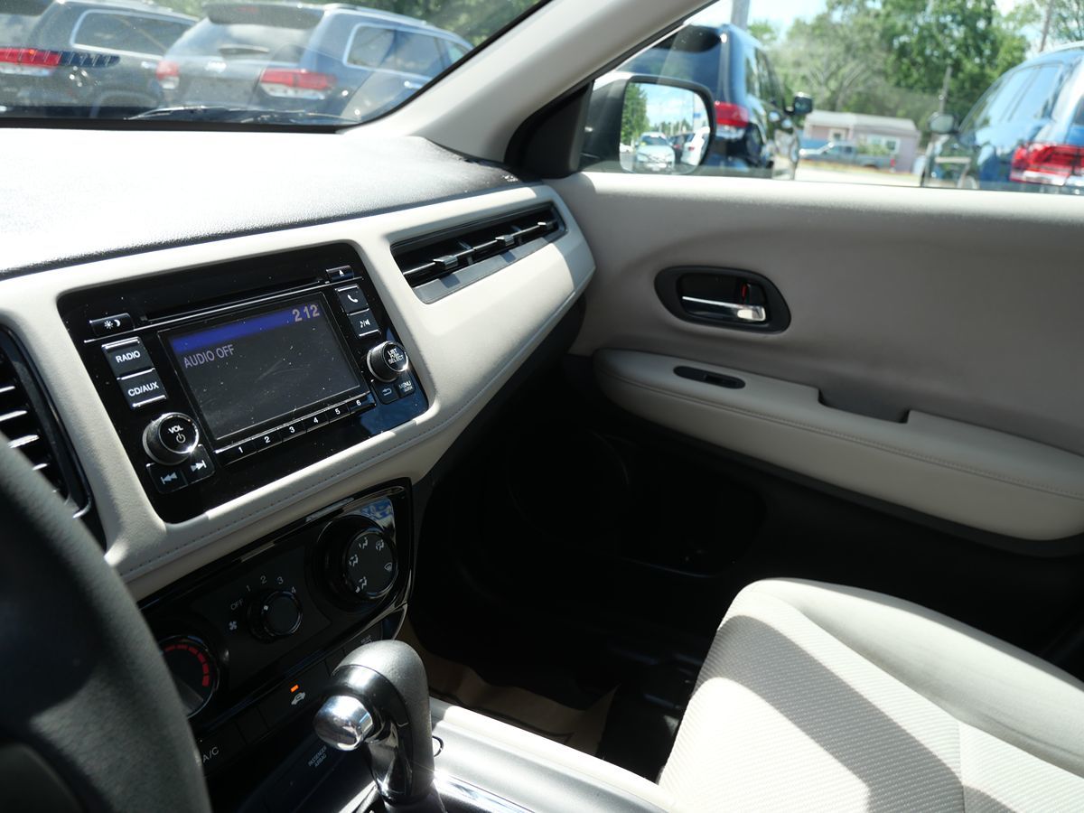 2018 Honda HR-V LX photo 13