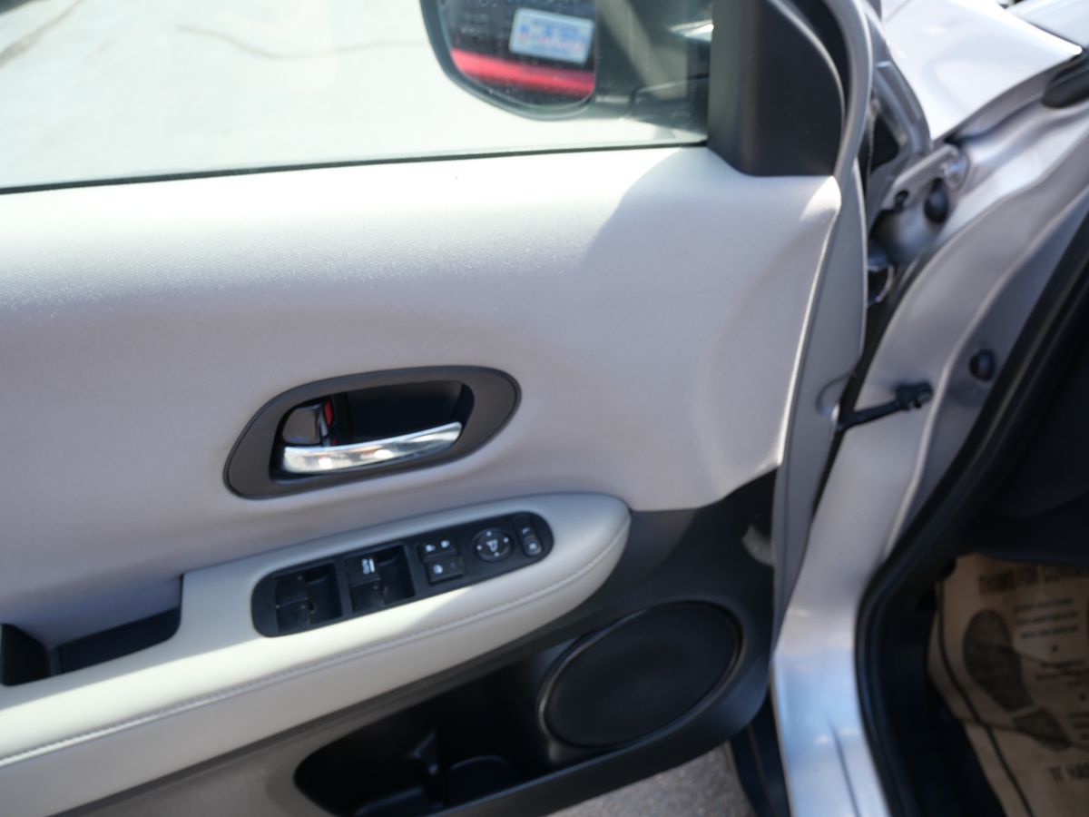 2018 Honda HR-V LX photo 15