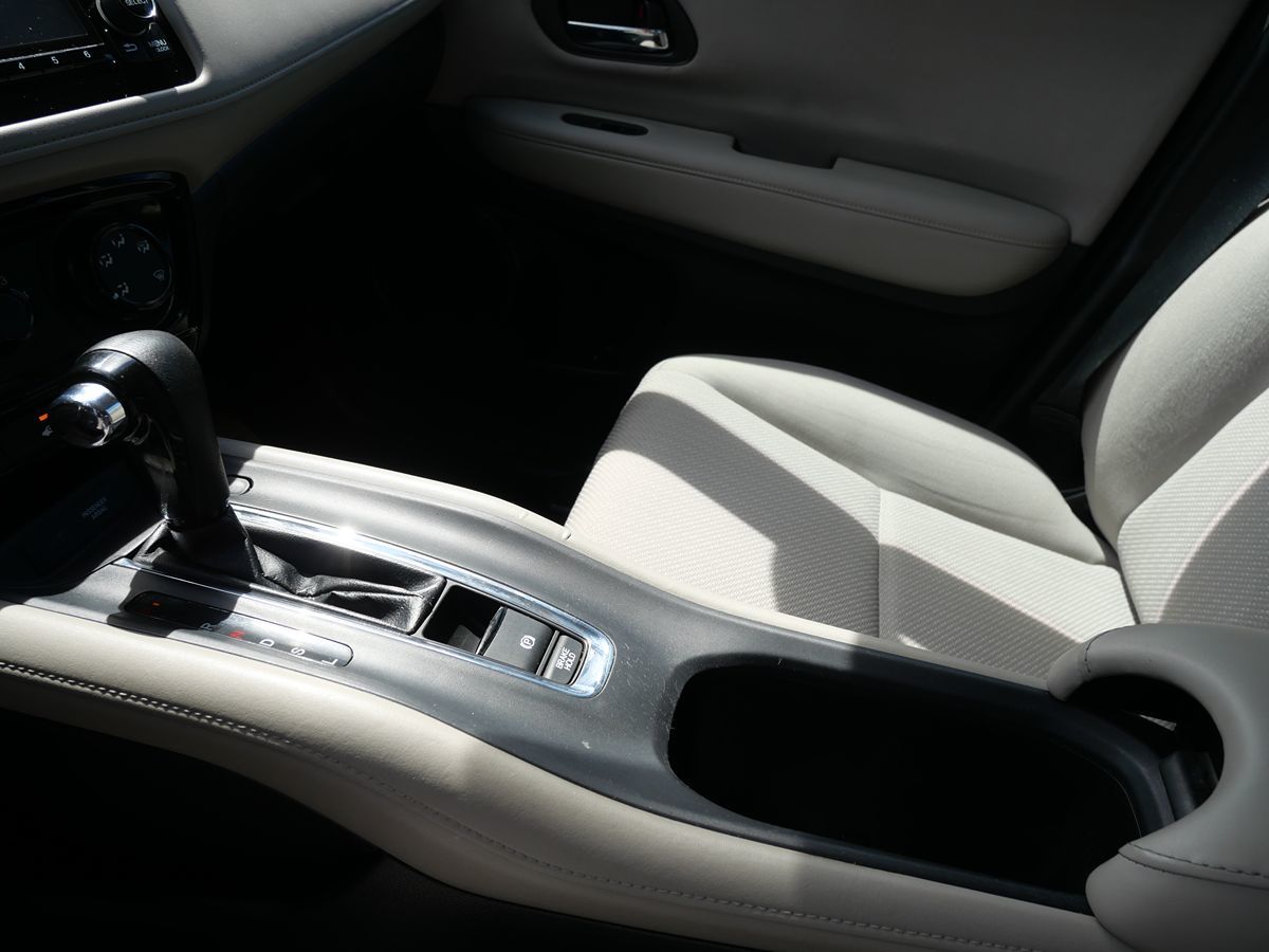 2018 Honda HR-V LX photo 14