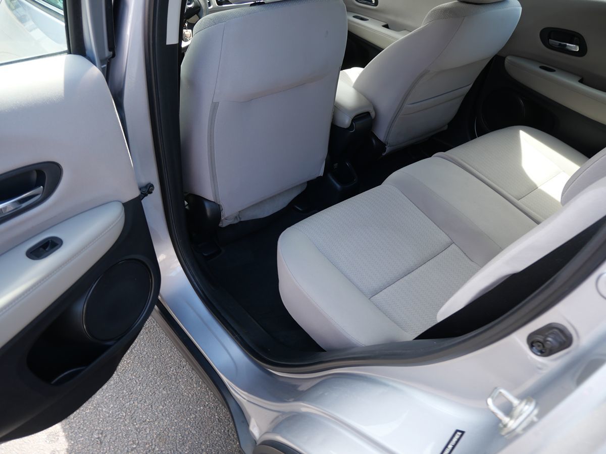 2018 Honda HR-V LX photo 18