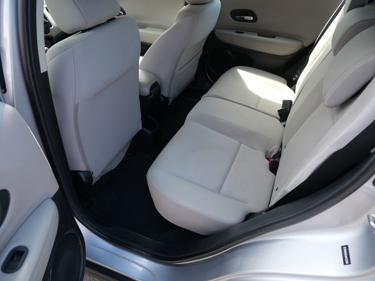 2018 Honda HR-V LX photo 19