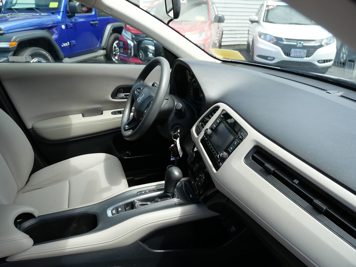 2018 Honda HR-V LX photo 29