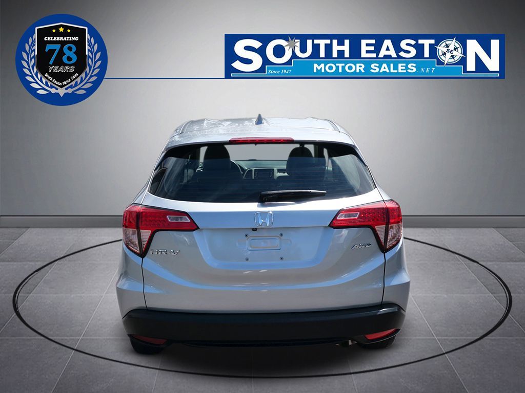2018 Honda HR-V LX photo 4