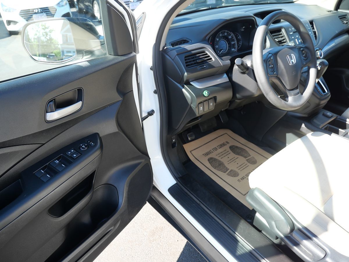 2015 Honda CR-V LX photo 9