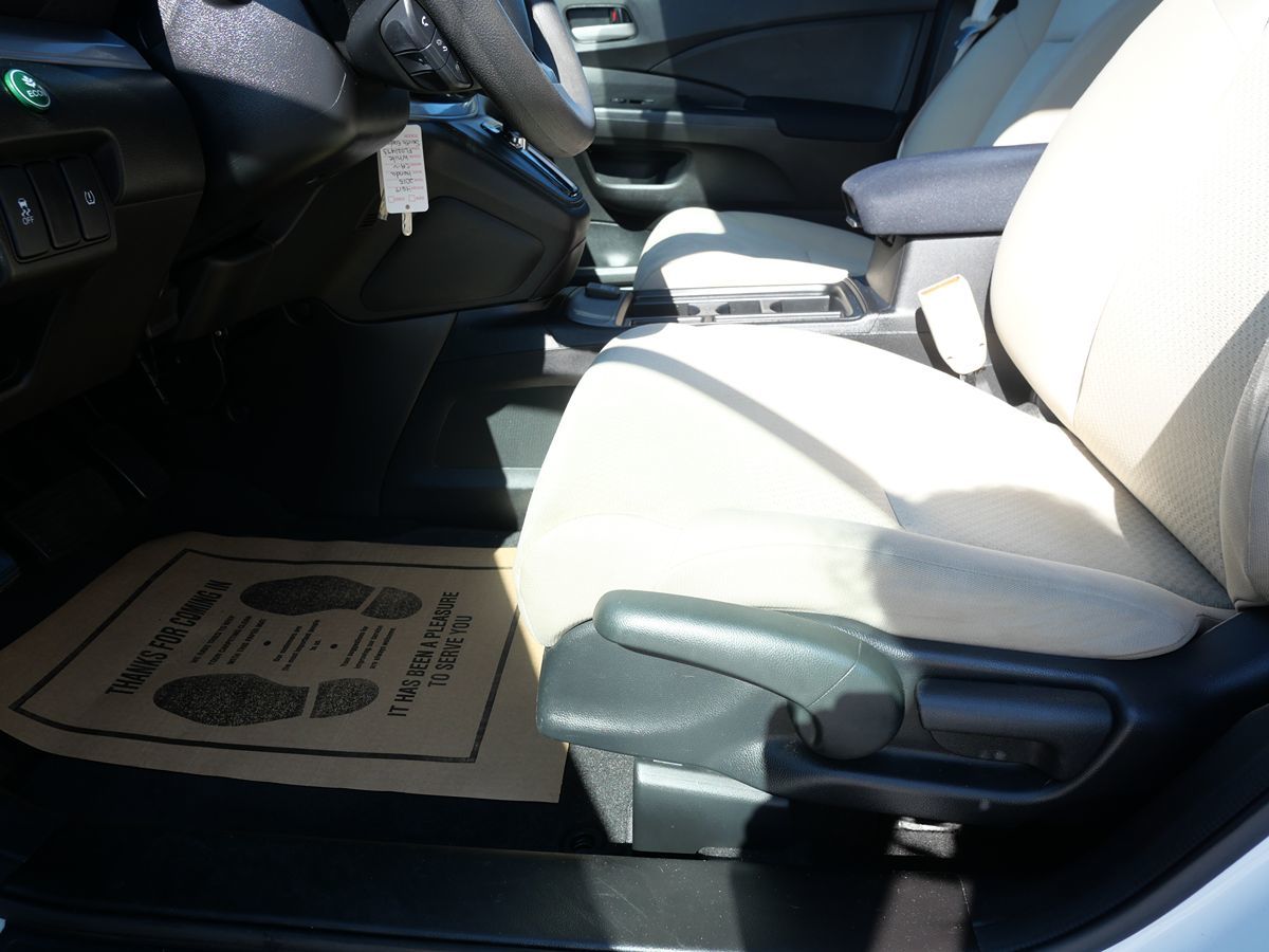 2015 Honda CR-V LX photo 12