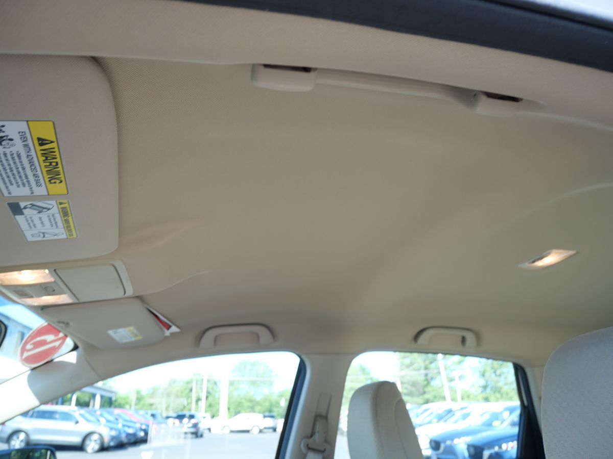 2015 Honda CR-V LX photo 17