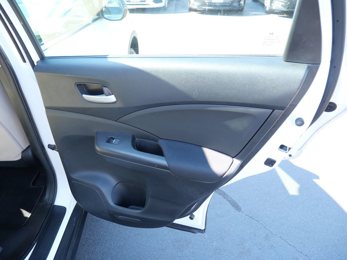 2015 Honda CR-V LX photo 24