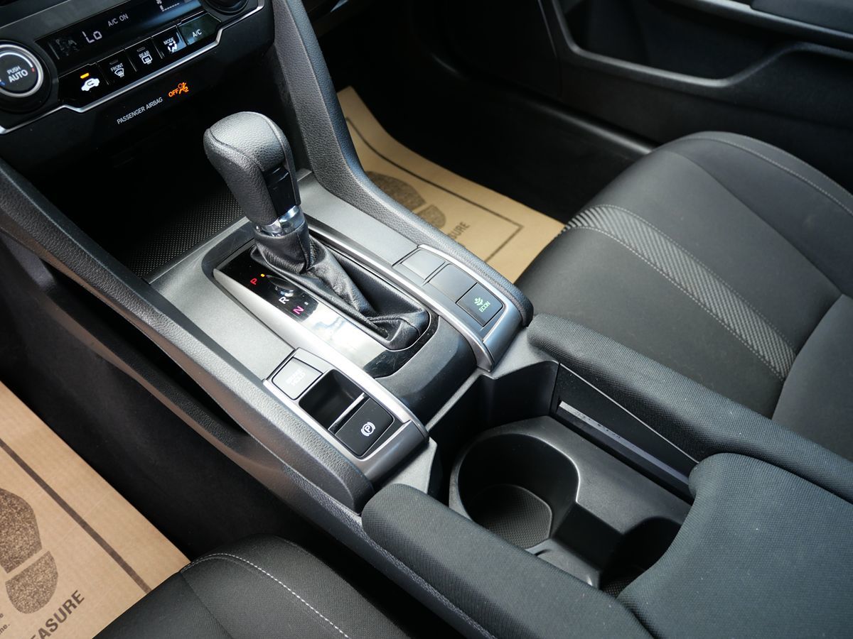2018 Honda Civic Hatchback LX photo 18