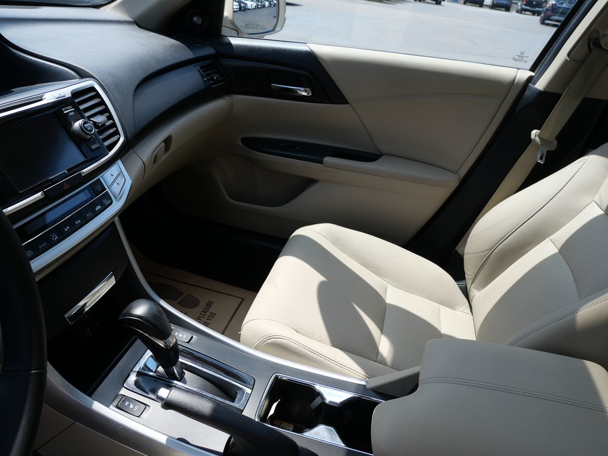 2014 Honda Accord EX-L photo 14
