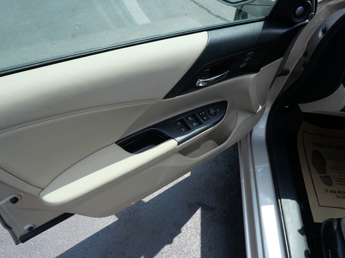 2014 Honda Accord EX-L photo 16
