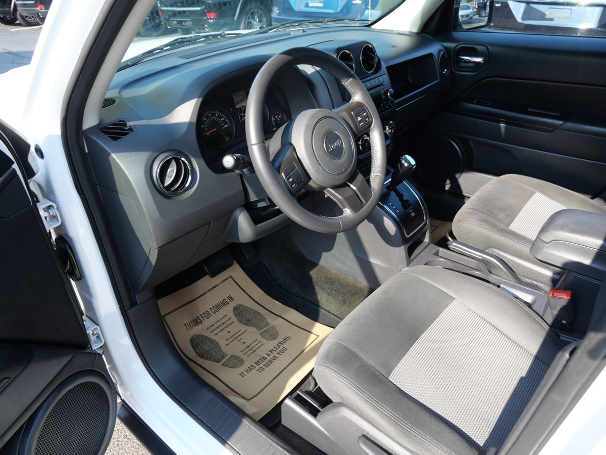 2017 Jeep Patriot Latitude photo 9