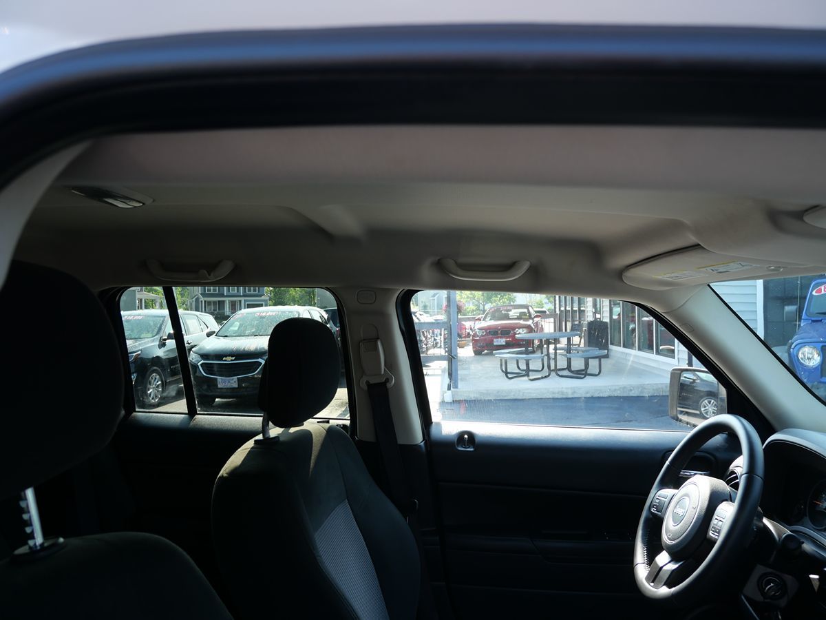 2017 Jeep Patriot Latitude photo 28