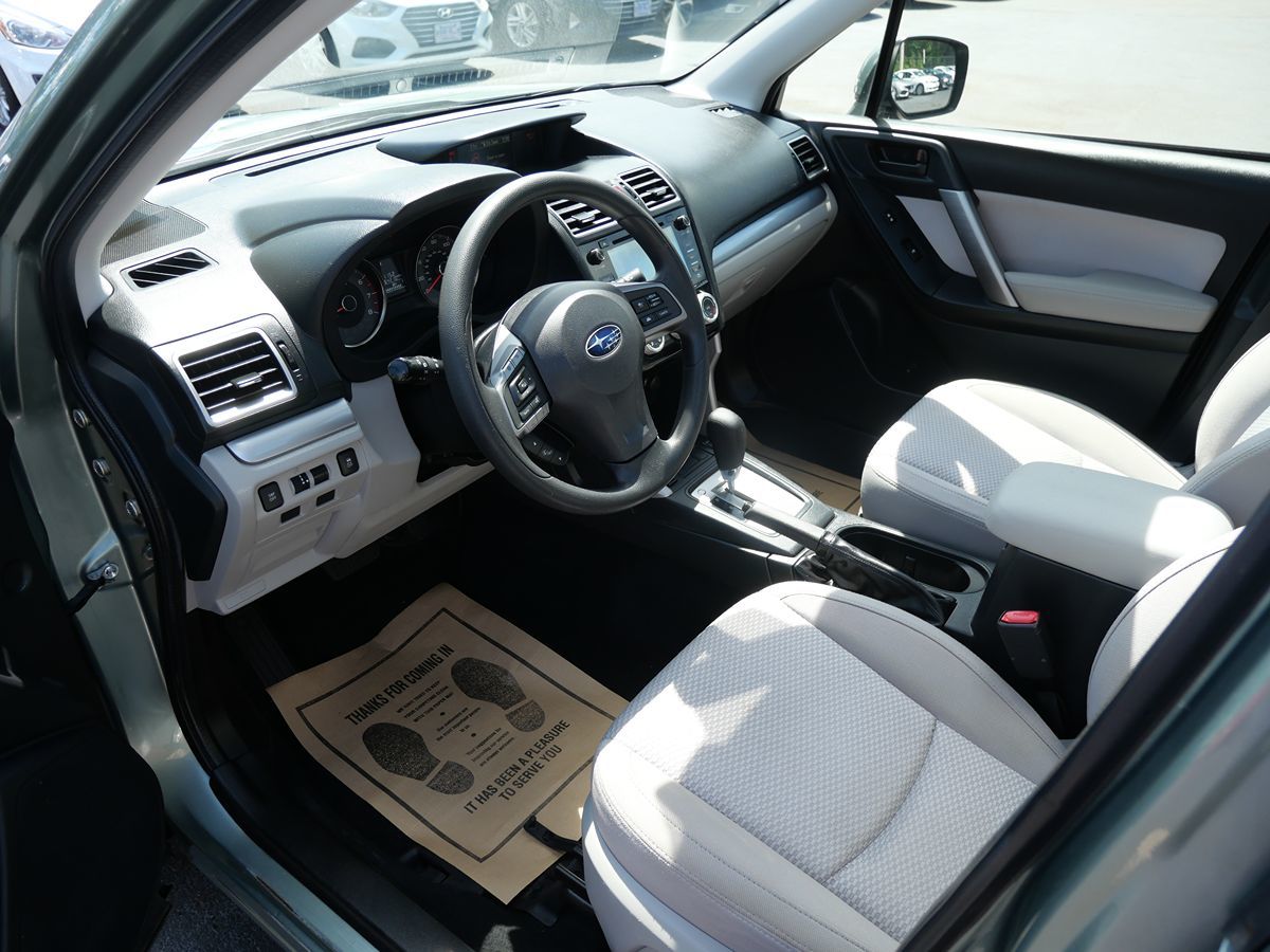 2016 Subaru Forester 2.5i Premium photo 9