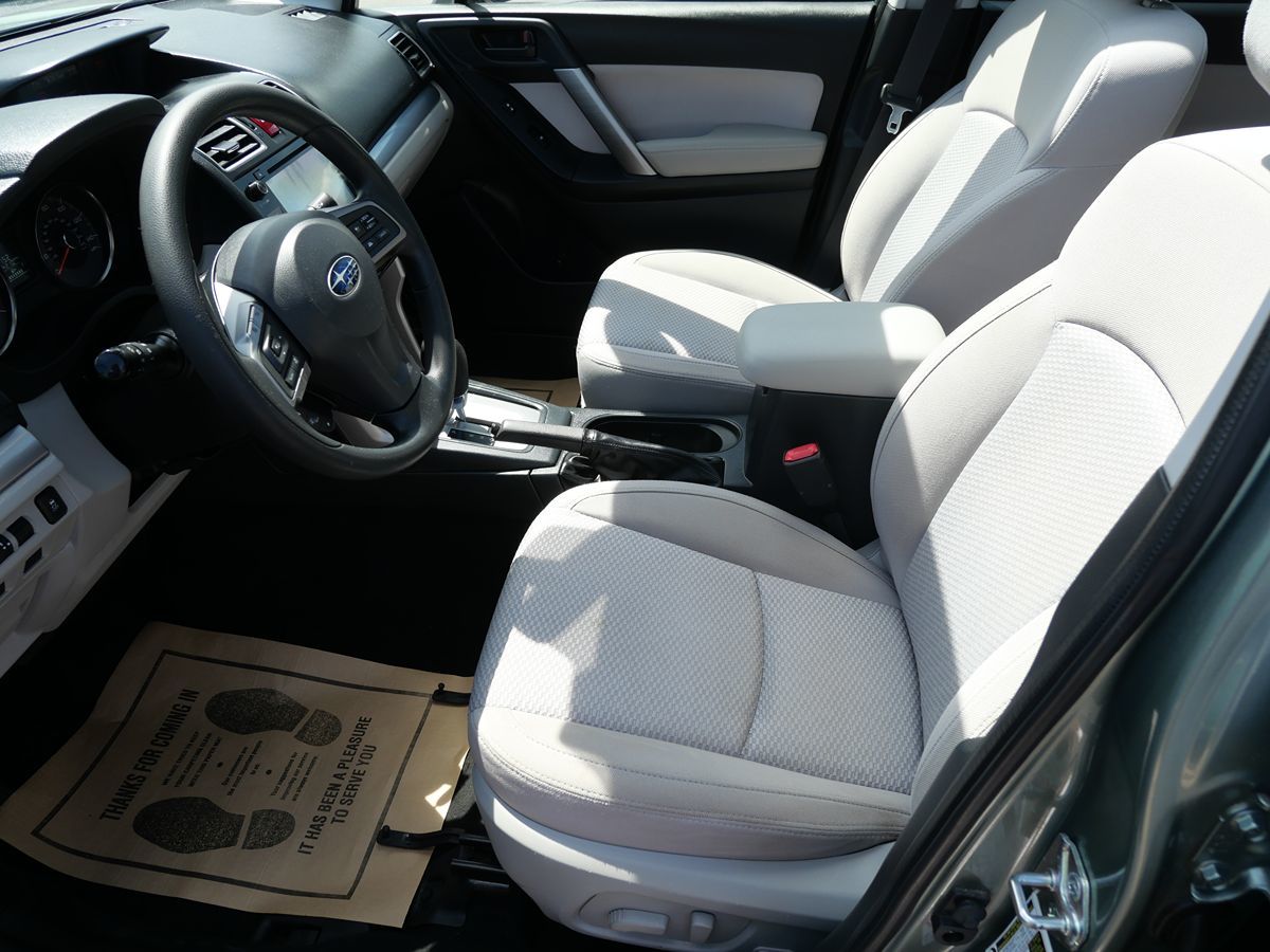 2016 Subaru Forester 2.5i Premium photo 10