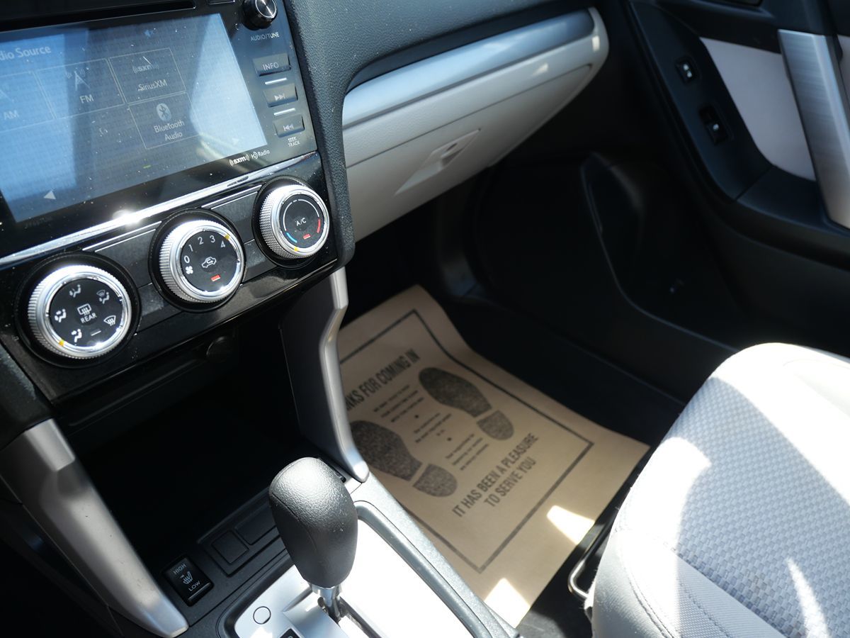 2016 Subaru Forester 2.5i Premium photo 14
