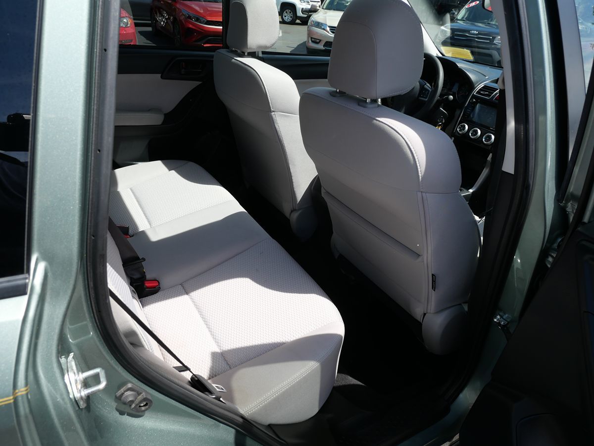 2016 Subaru Forester 2.5i Premium photo 21