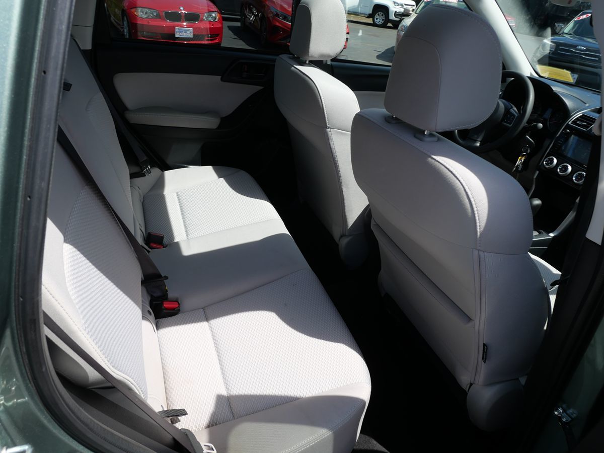 2016 Subaru Forester 2.5i Premium photo 22