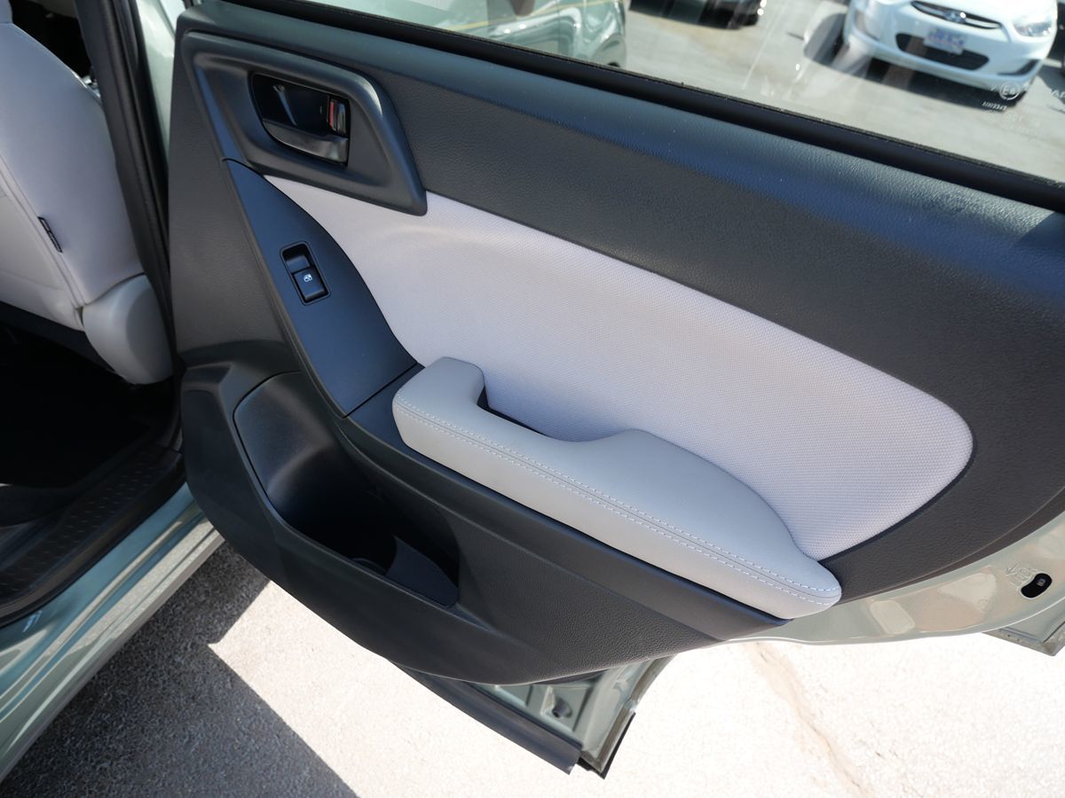 2016 Subaru Forester 2.5i Premium photo 24