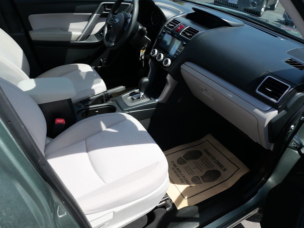 2016 Subaru Forester 2.5i Premium photo 25