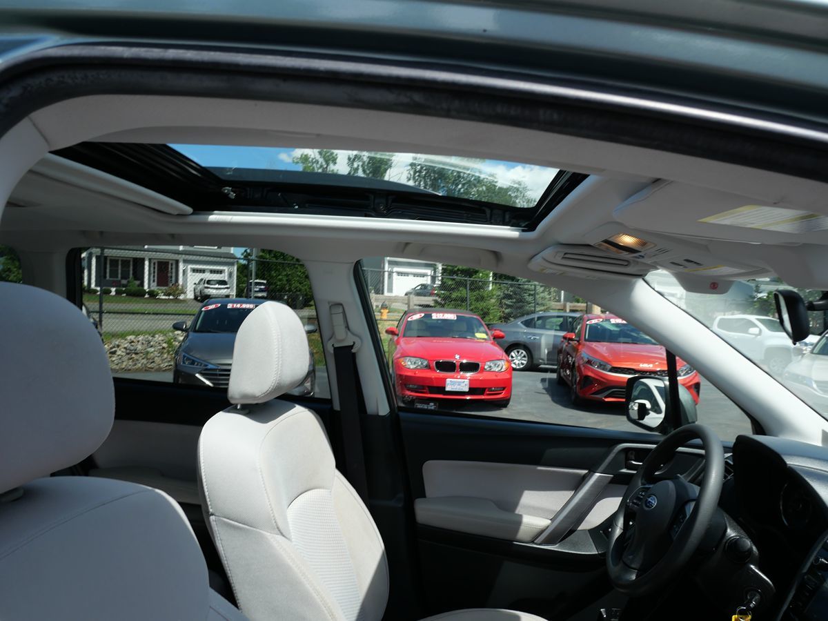 2016 Subaru Forester 2.5i Premium photo 26