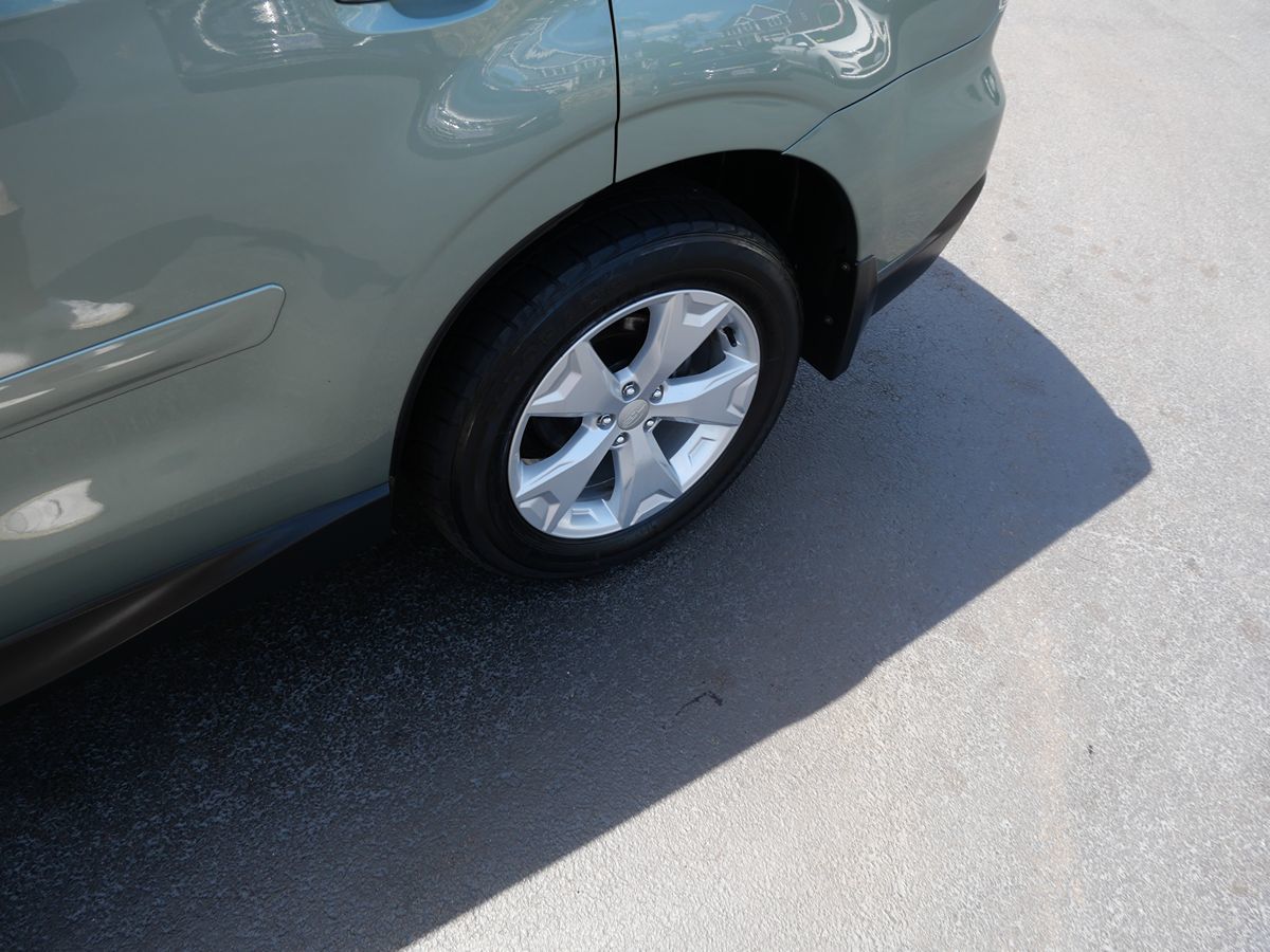2016 Subaru Forester 2.5i Premium photo 32