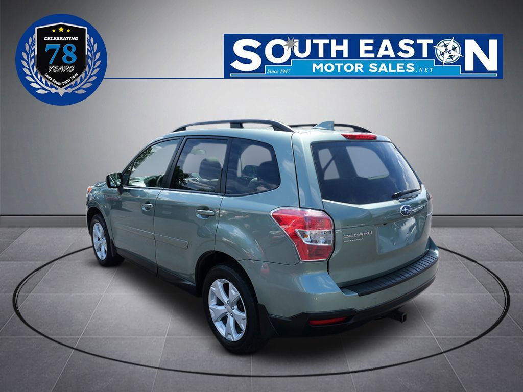 2016 Subaru Forester 2.5i Premium photo 5