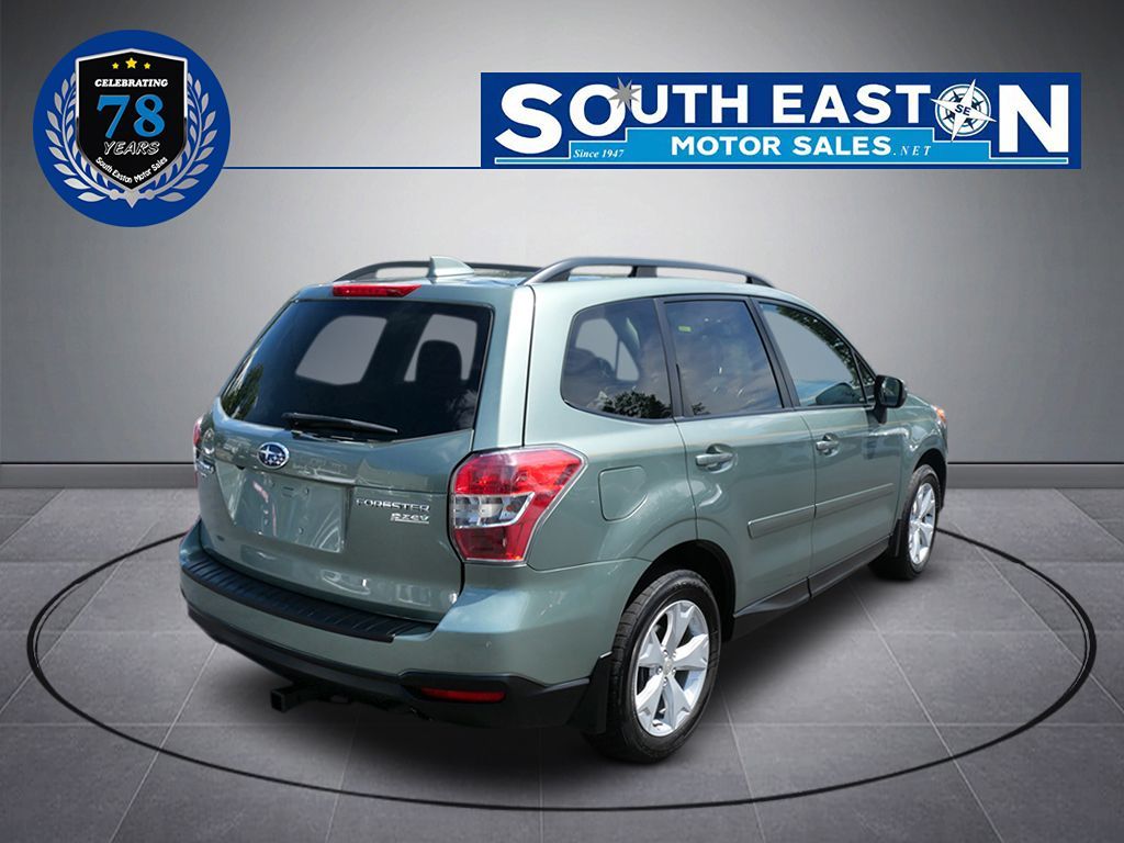 2016 Subaru Forester 2.5i Premium photo 6