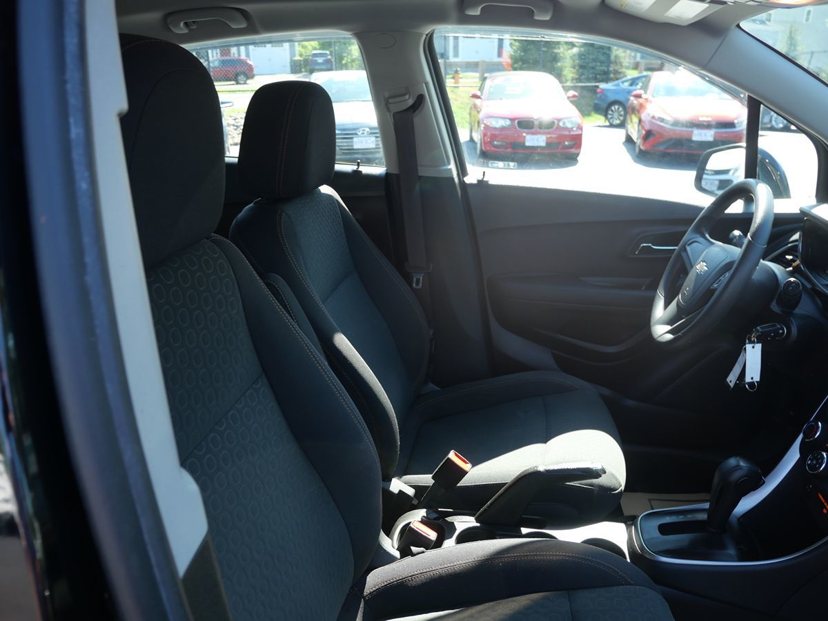2017 Chevrolet Trax LS photo 26