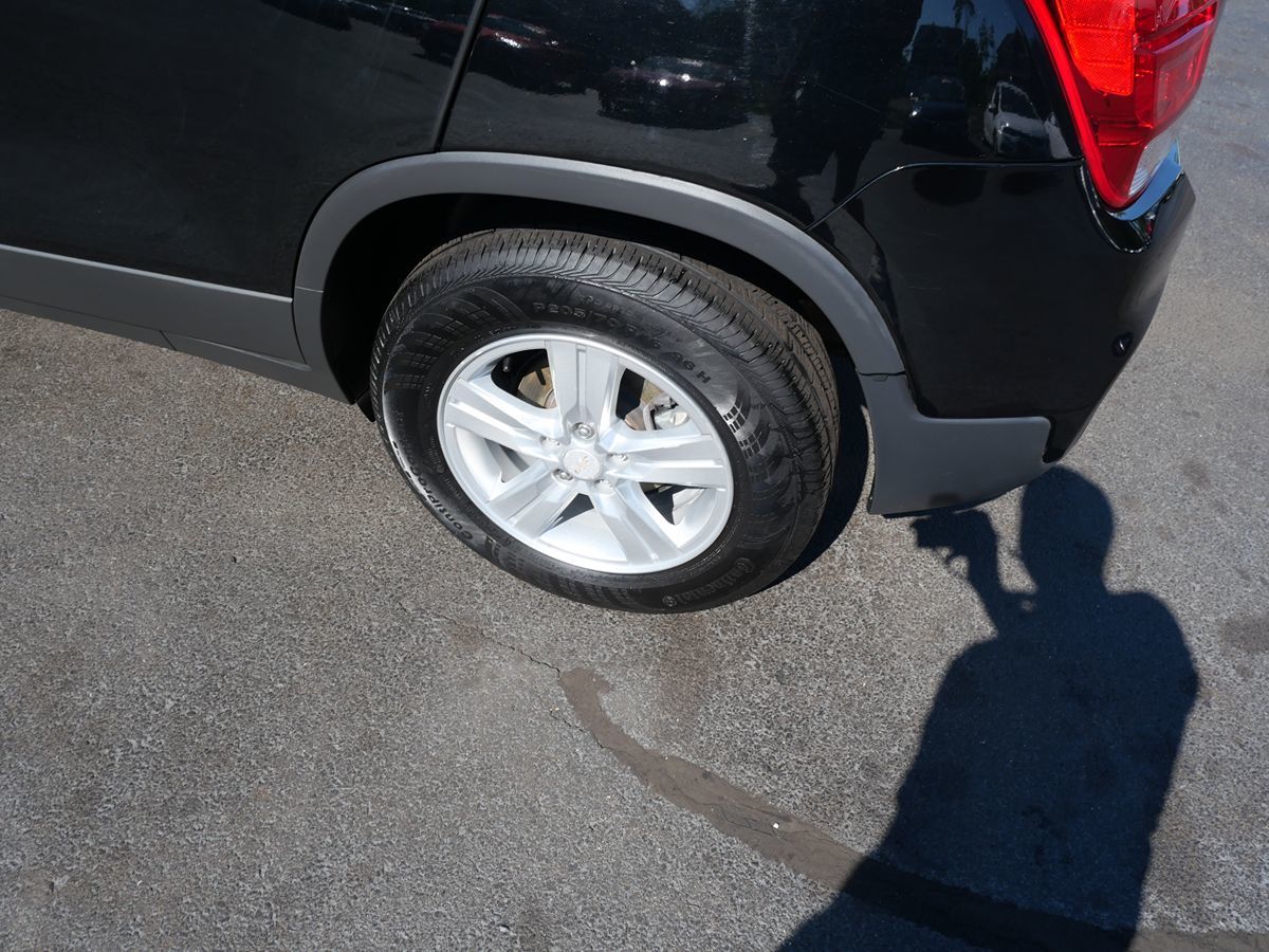 2017 Chevrolet Trax LS photo 32