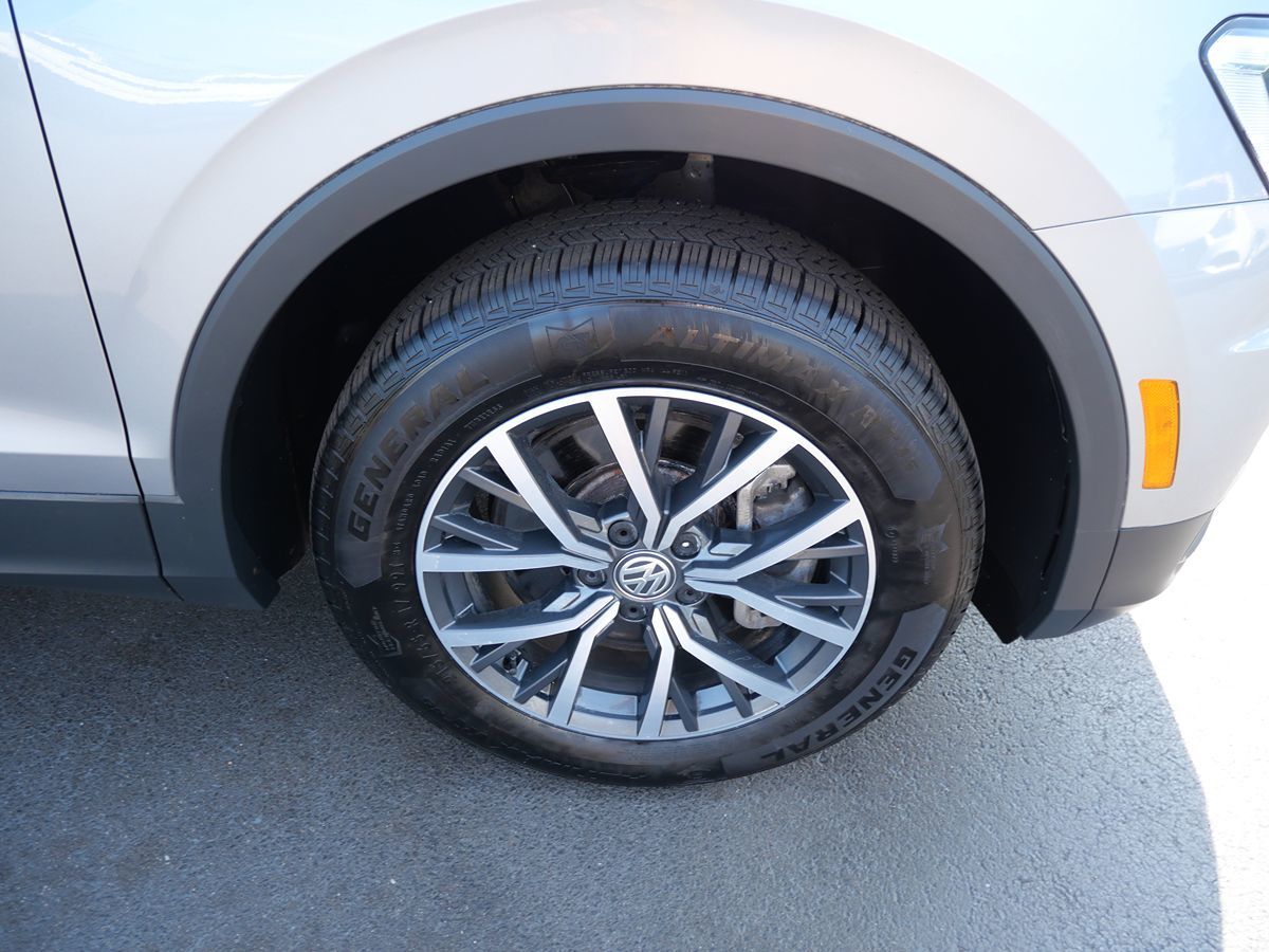 2021 Volkswagen Tiguan S photo 2