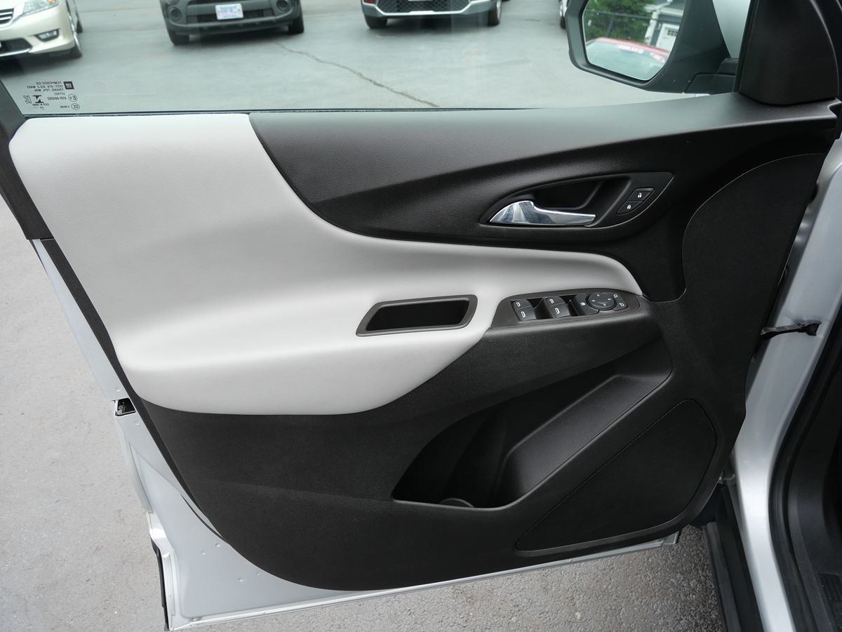 2020 Chevrolet Equinox LT photo 11
