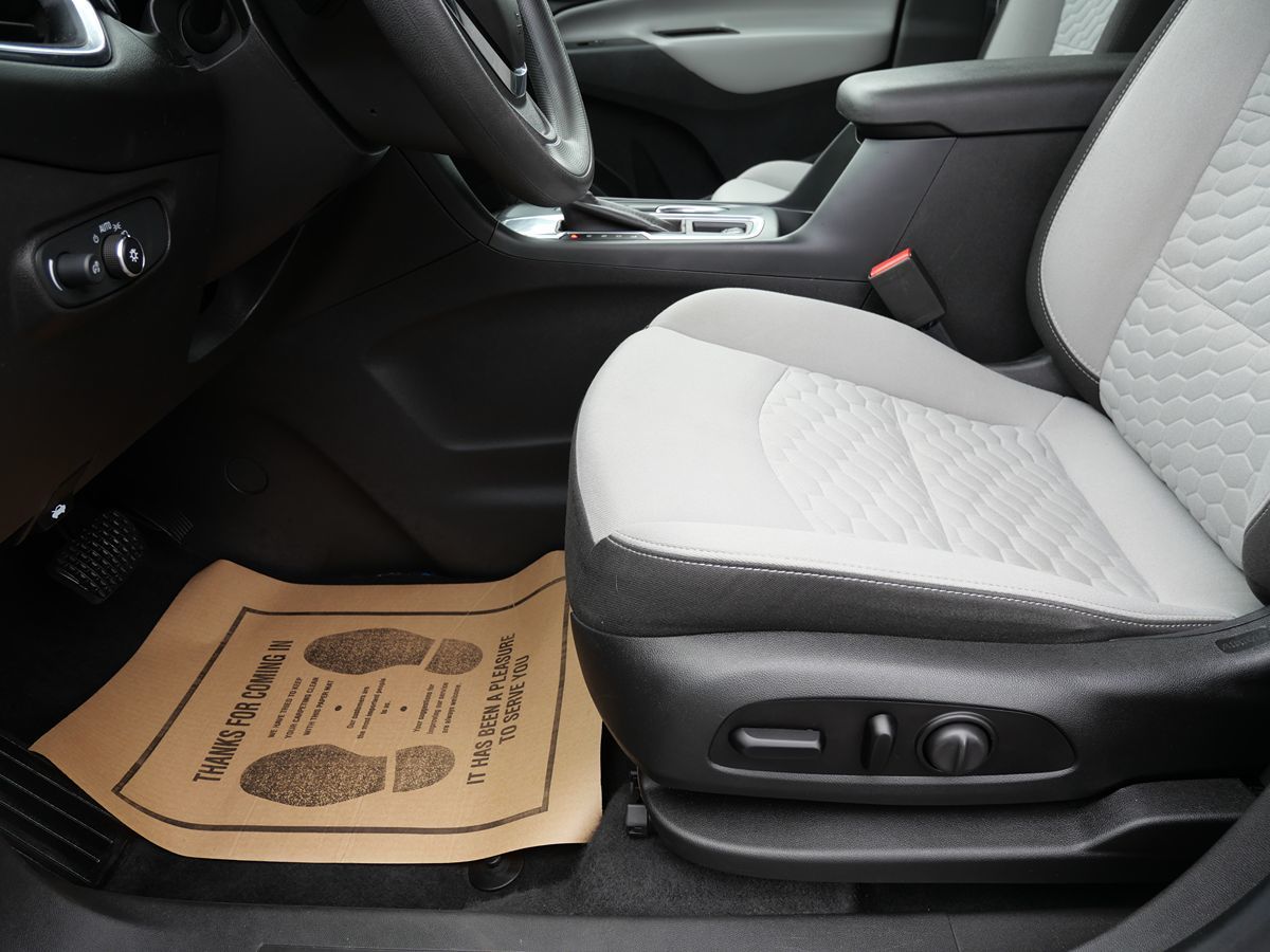 2020 Chevrolet Equinox LT photo 13