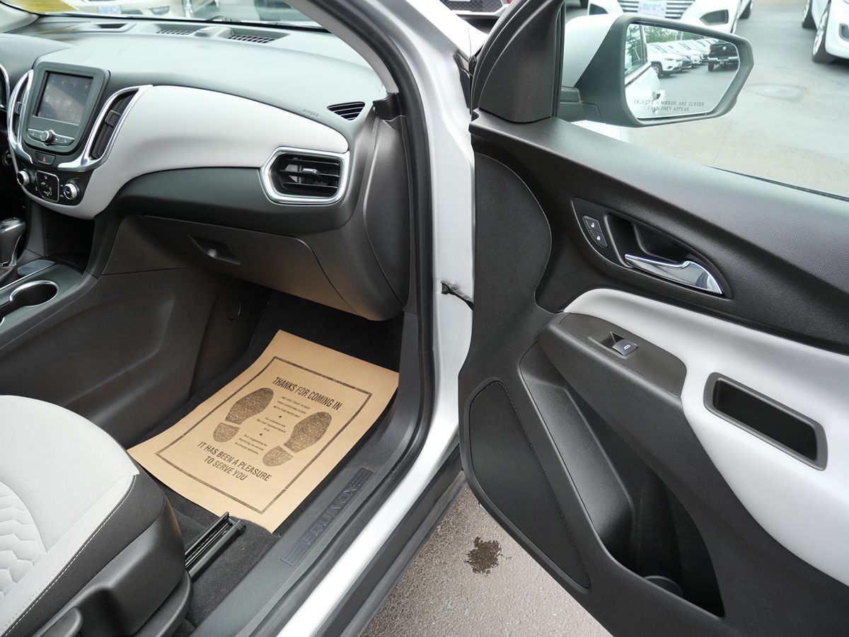 2020 Chevrolet Equinox LT photo 22
