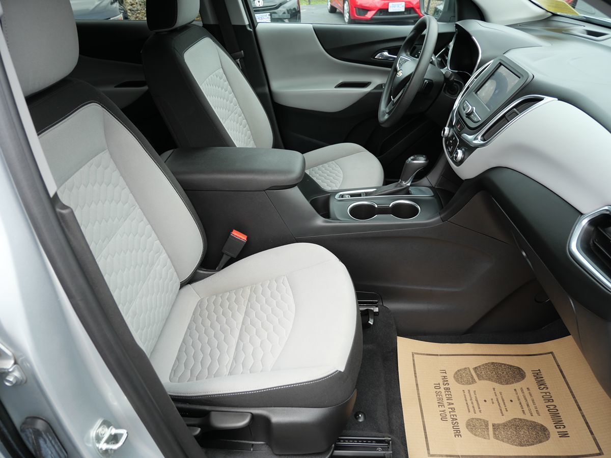 2020 Chevrolet Equinox LT photo 24