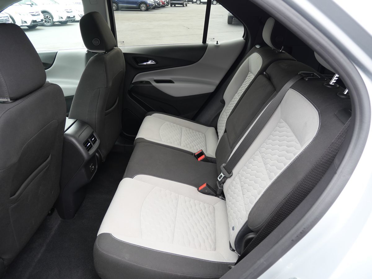 2020 Chevrolet Equinox LT photo 29