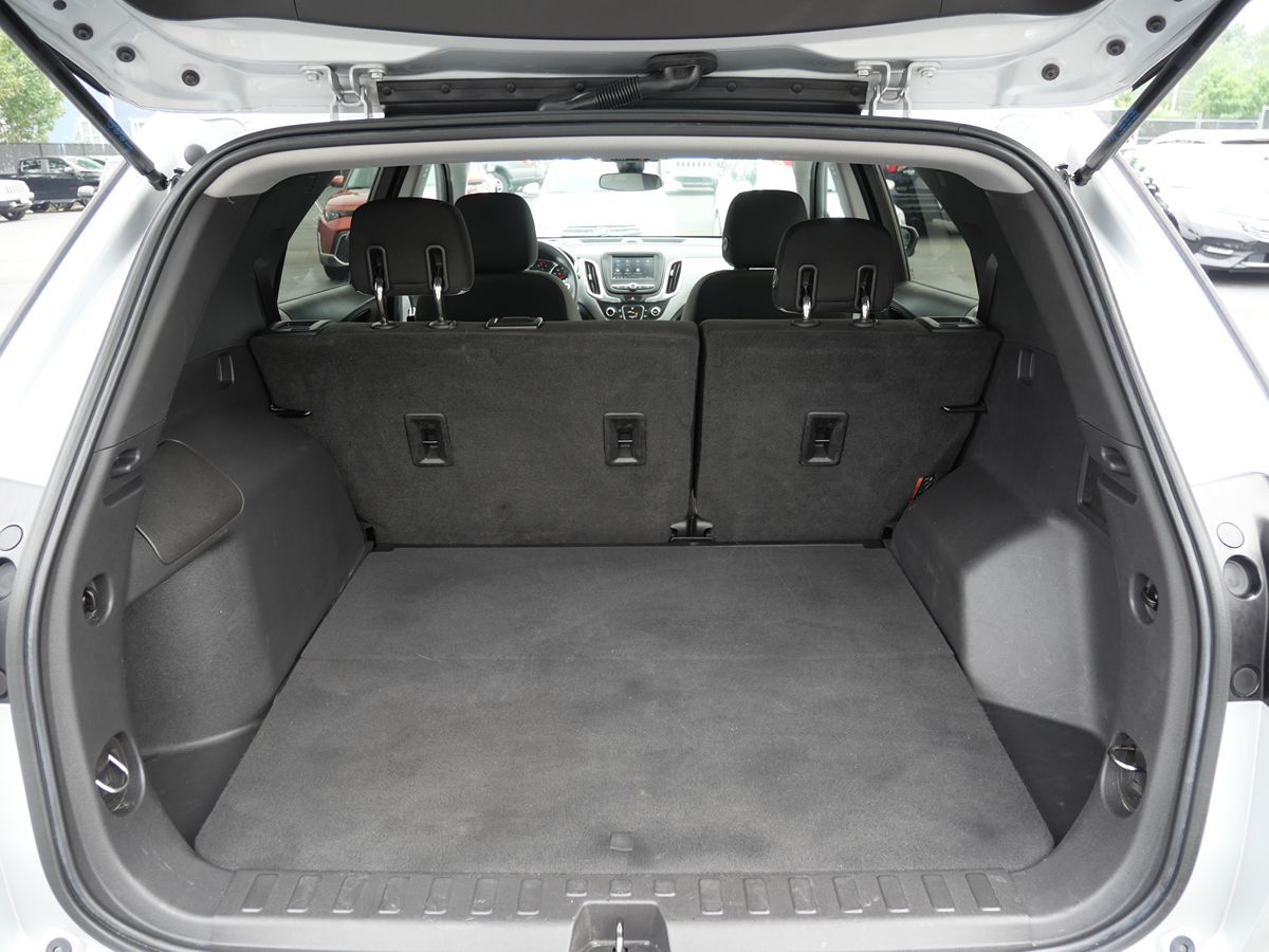 2020 Chevrolet Equinox LT photo 31