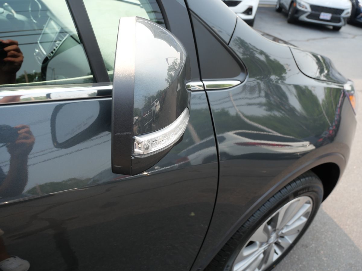 2018 Buick Encore Preferred photo 2