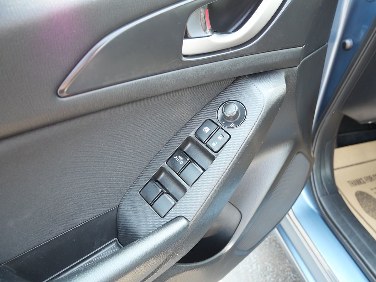 2014 Mazda Mazda3 i SV photo 16
