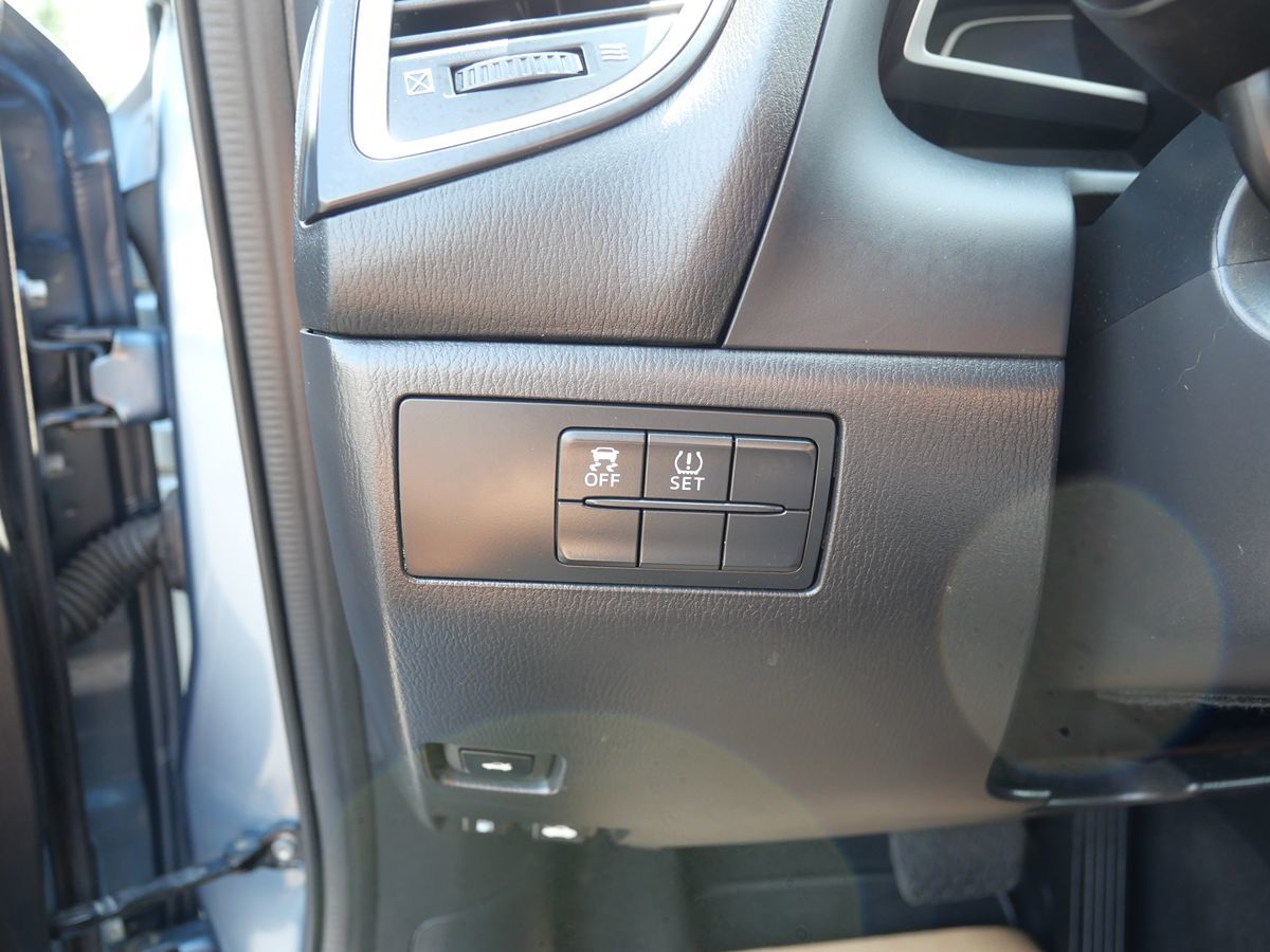 2014 Mazda Mazda3 i SV photo 17