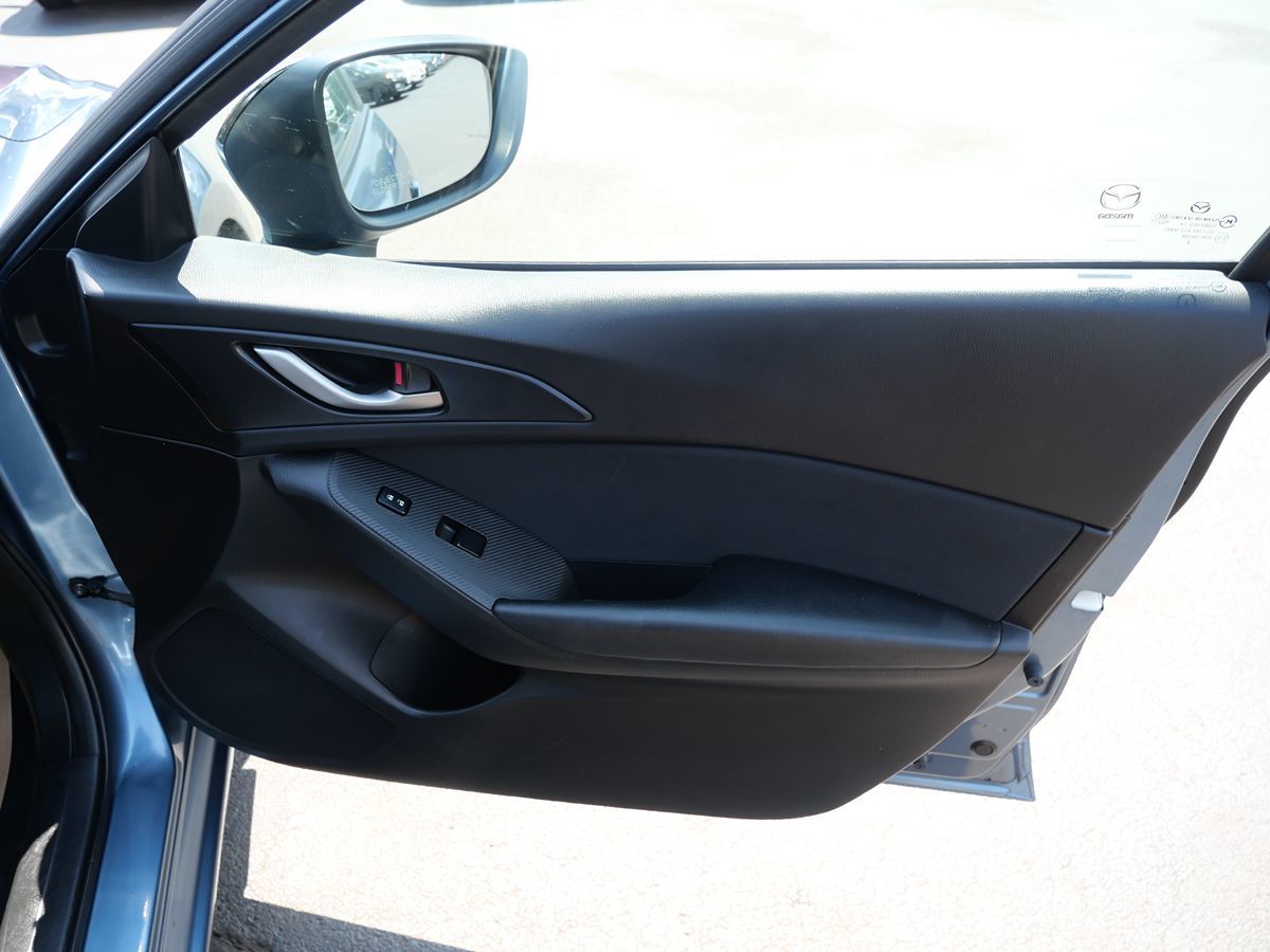 2014 Mazda Mazda3 i SV photo 23