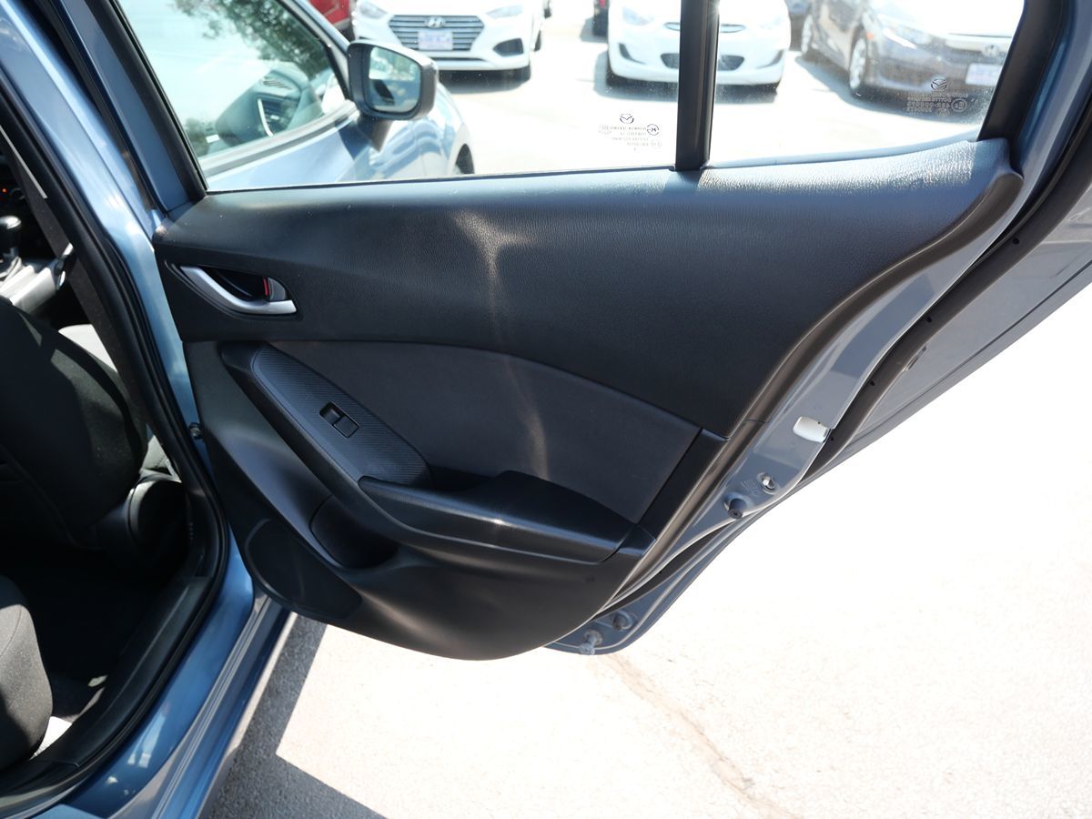 2014 Mazda Mazda3 i SV photo 27